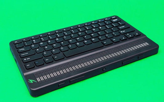 Mantis Q40 Braille Display + iPhone